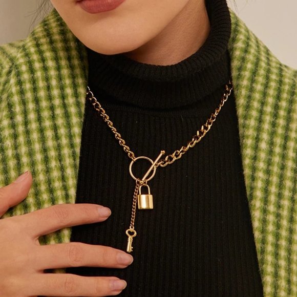 NEW 18K Gold Plated Lock Key Toggle Circle Bar Chunky Link Chain Necklace - Picture 2 of 5